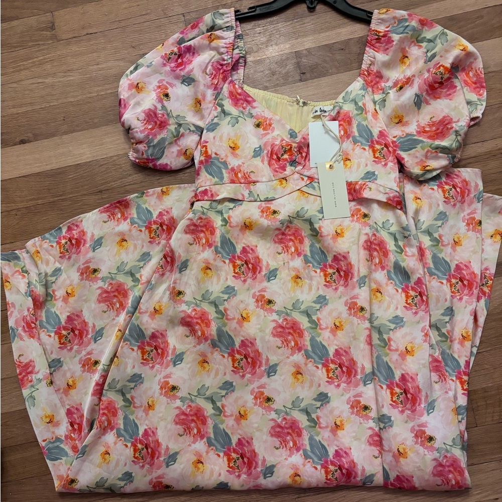 Beautiful silky floral dress